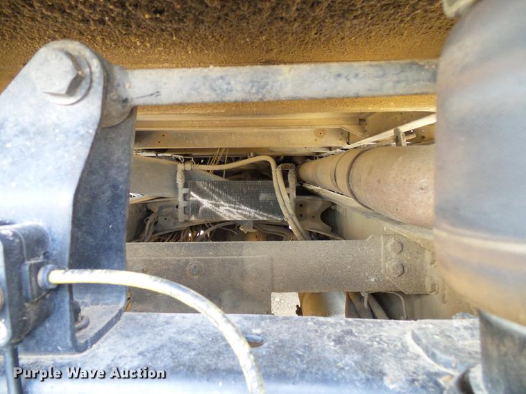 image for item DD8290 2004 Freightliner Columbia semi truck