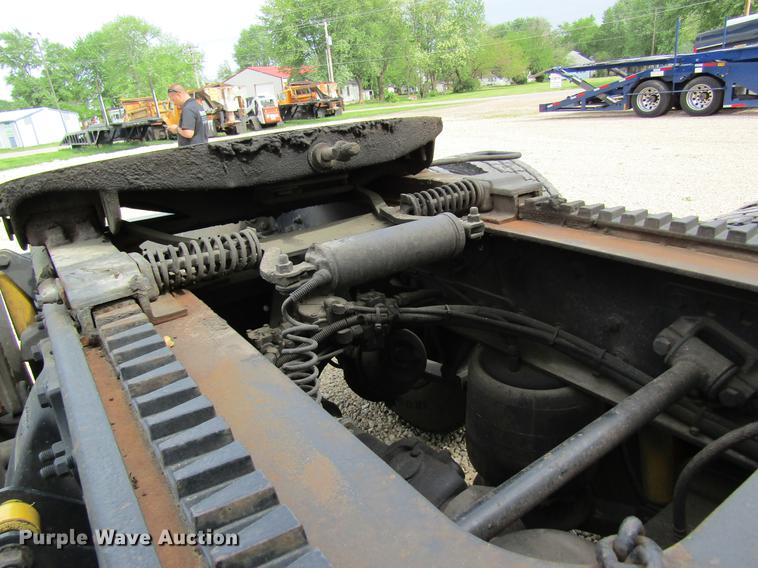 image for item DD8432 2001 Freightliner 48RR94MY semi truck