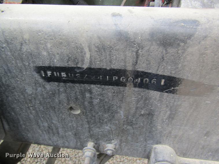 image for item DD8432 2001 Freightliner 48RR94MY semi truck