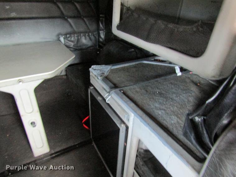 image for item DD8432 2001 Freightliner 48RR94MY semi truck