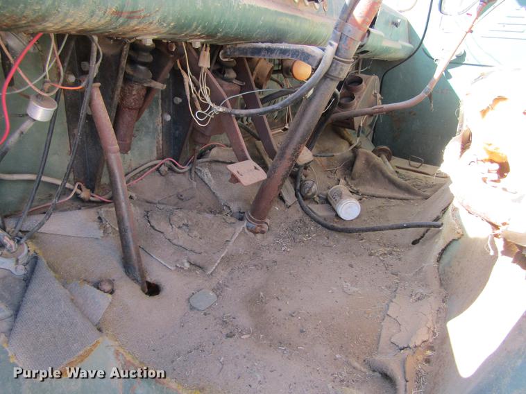image for item DE6626 1958 Ford 600 truck chassis