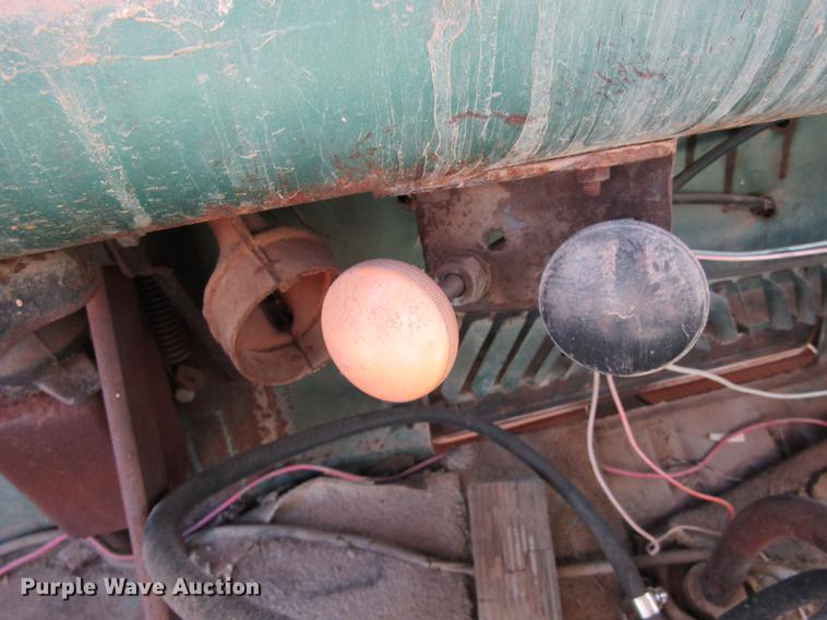 image for item DE6626 1958 Ford 600 truck chassis