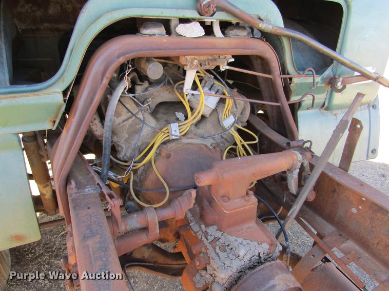 image for item DE6626 1958 Ford 600 truck chassis