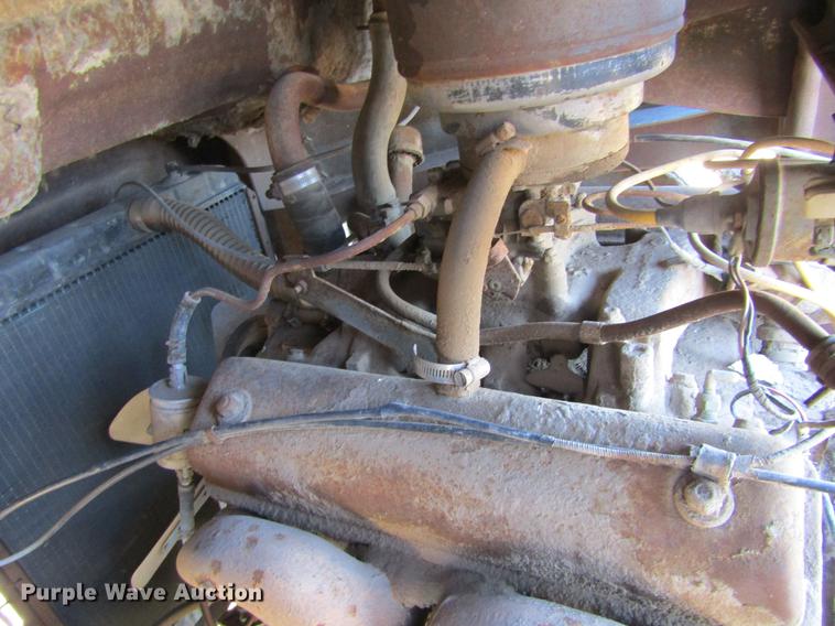 image for item DE6626 1958 Ford 600 truck chassis