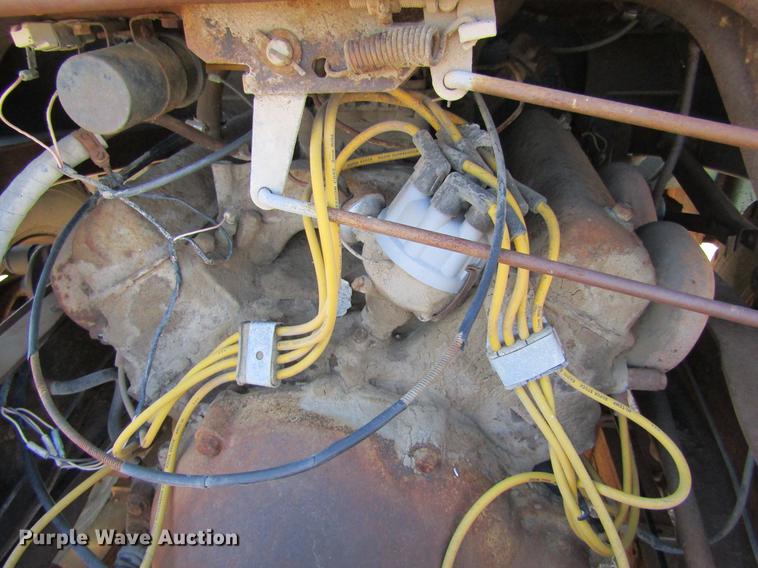 image for item DE6626 1958 Ford 600 truck chassis