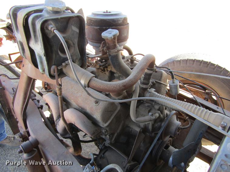 image for item DE6626 1958 Ford 600 truck chassis