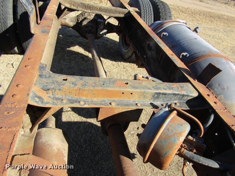 image for item DE6626 1958 Ford 600 truck chassis