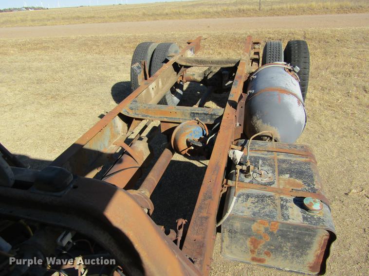 image for item DE6626 1958 Ford 600 truck chassis