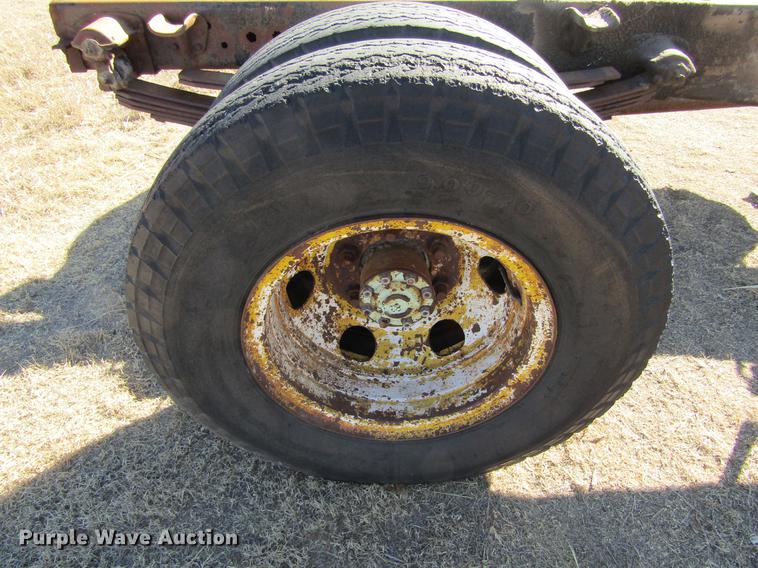 image for item DE6626 1958 Ford 600 truck chassis