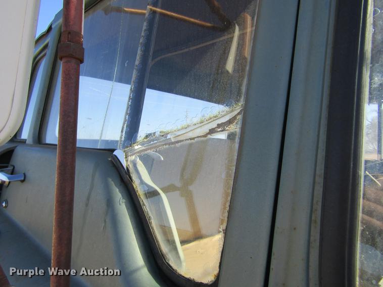 image for item DE6626 1958 Ford 600 truck chassis