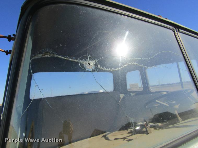 image for item DE6626 1958 Ford 600 truck chassis