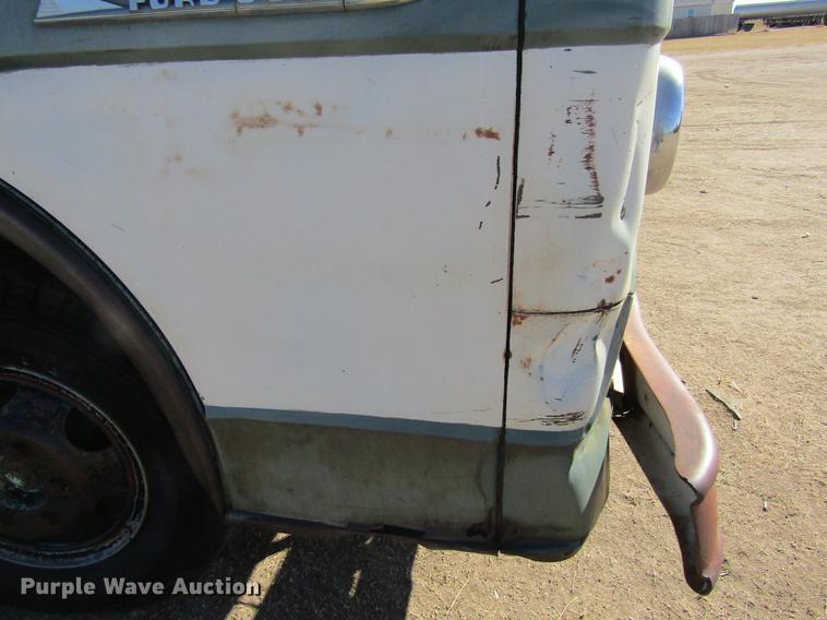 image for item DE6626 1958 Ford 600 truck chassis