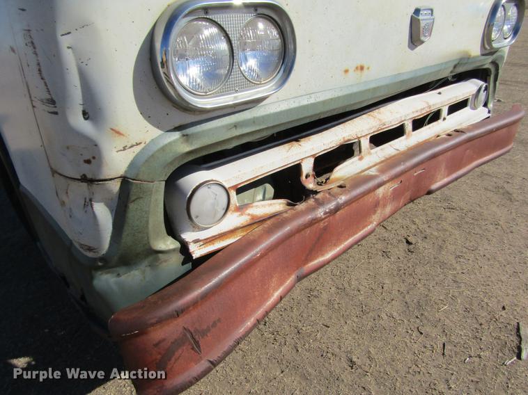 image for item DE6626 1958 Ford 600 truck chassis