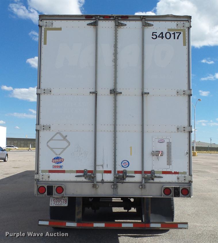 image for item DF4272 2004 Utility 3000R refrigerated van trailer