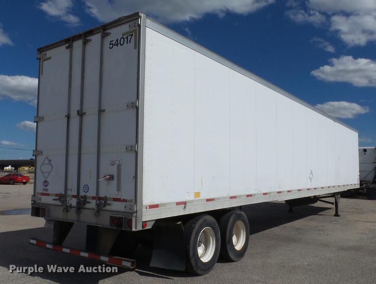 image for item DF4272 2004 Utility 3000R refrigerated van trailer