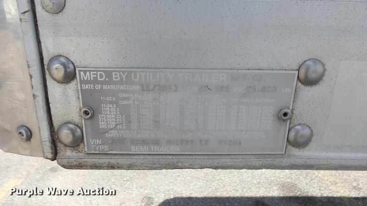 image for item DF4272 2004 Utility 3000R refrigerated van trailer