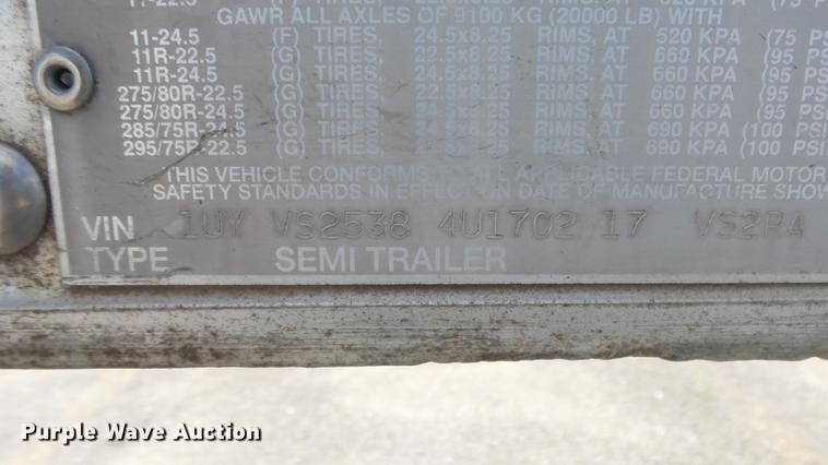 image for item DF4272 2004 Utility 3000R refrigerated van trailer