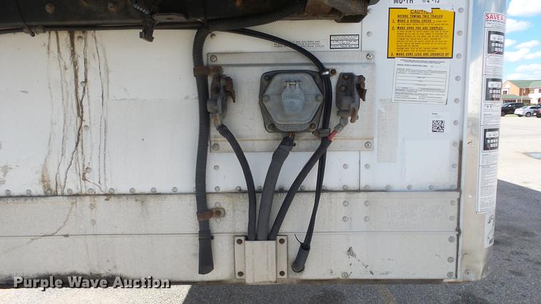 image for item DF4272 2004 Utility 3000R refrigerated van trailer