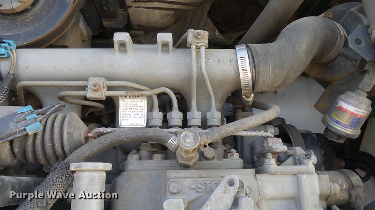 image for item DF4272 2004 Utility 3000R refrigerated van trailer