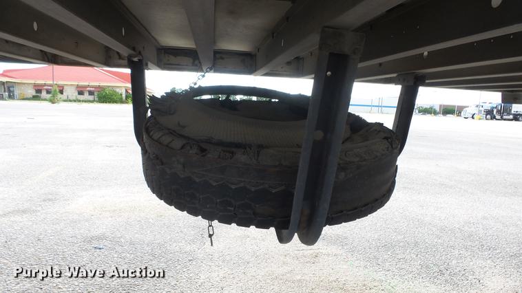 image for item DF4272 2004 Utility 3000R refrigerated van trailer