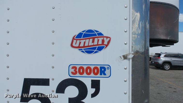 image for item DF4272 2004 Utility 3000R refrigerated van trailer