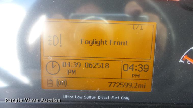 image for item DF4274 2012 Volvo VNL semi truck