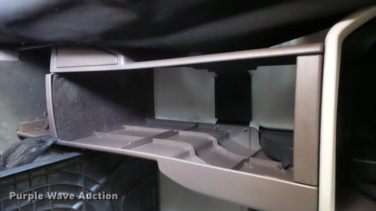 image for item DF4274 2012 Volvo VNL semi truck