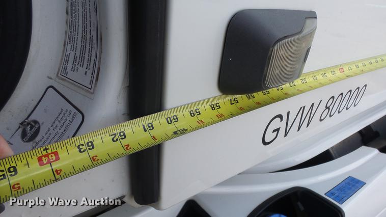 image for item DF4274 2012 Volvo VNL semi truck