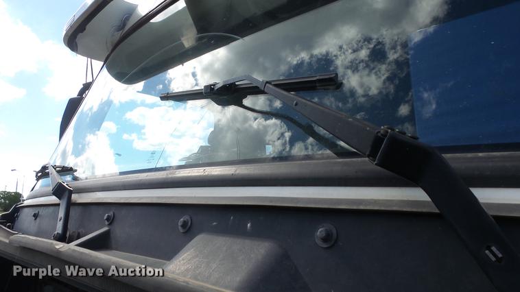 image for item DF4274 2012 Volvo VNL semi truck