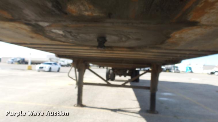 image for item DF4277 2000 Wabash dry van trailer