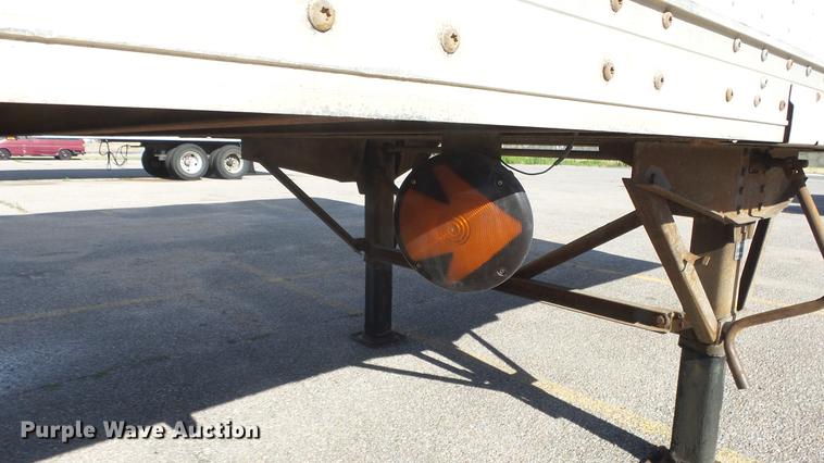 image for item DF4277 2000 Wabash dry van trailer