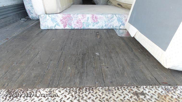 image for item DF4277 2000 Wabash dry van trailer