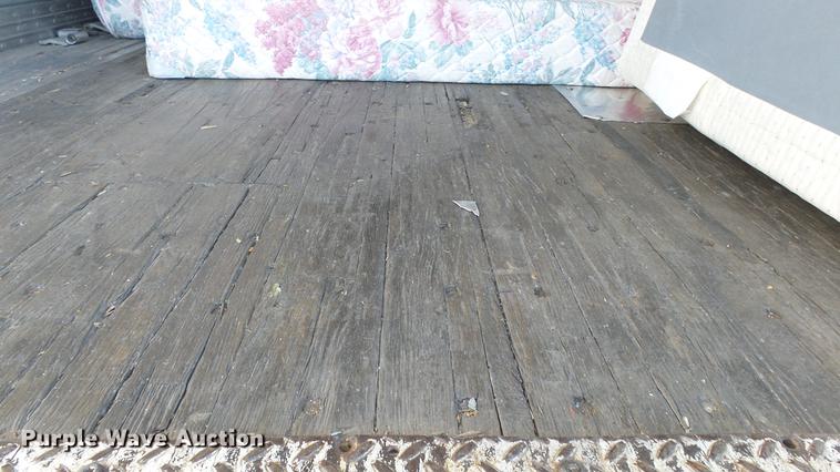 image for item DF4277 2000 Wabash dry van trailer