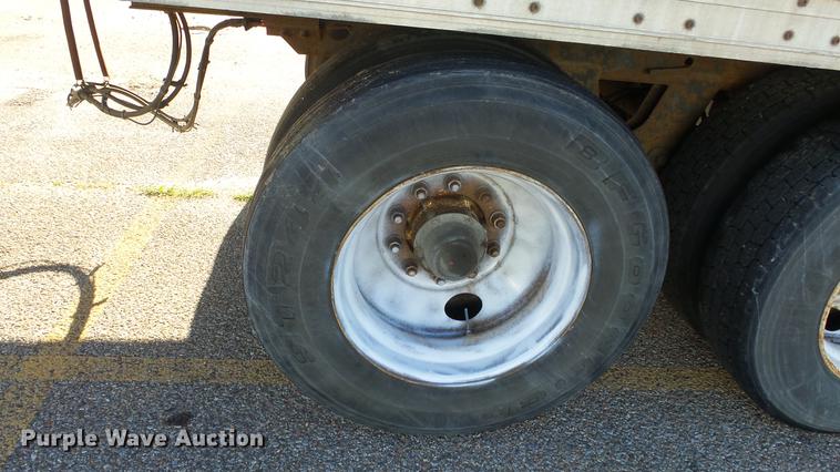 image for item DF4278 2000 Wabash dry van trailer