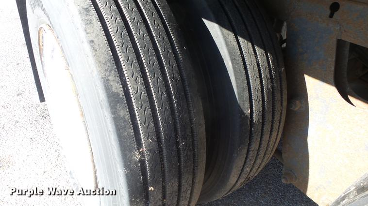 image for item DF4278 2000 Wabash dry van trailer