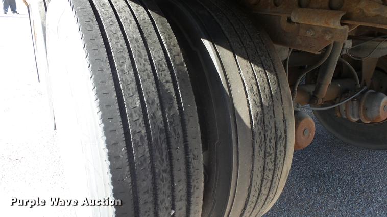 image for item DF4278 2000 Wabash dry van trailer