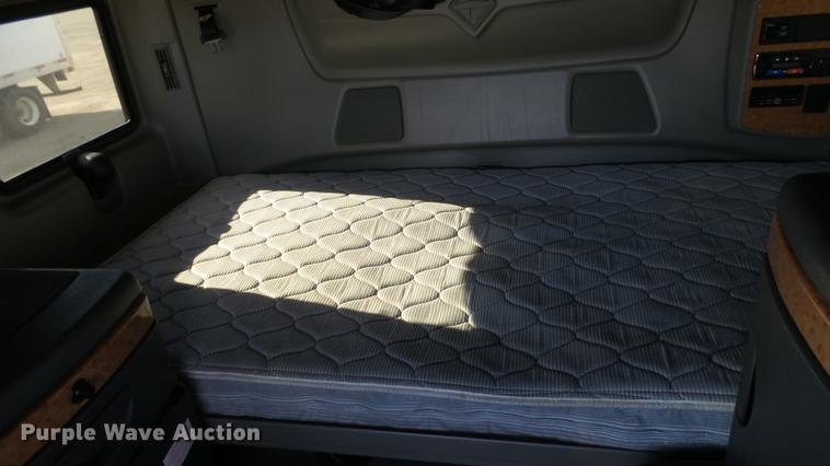 image for item DF4279 2012 International ProStar semi truck