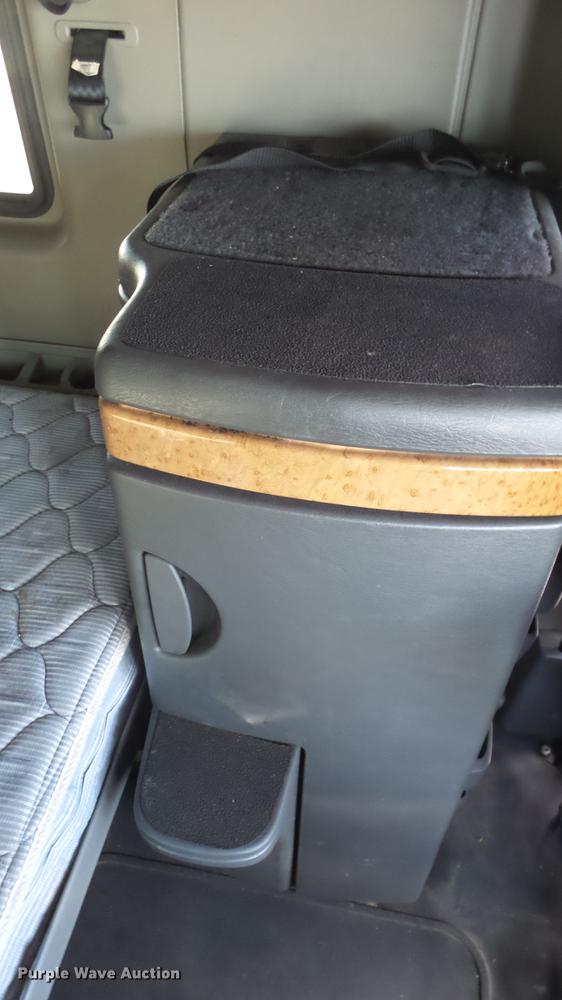 image for item DF4279 2012 International ProStar semi truck