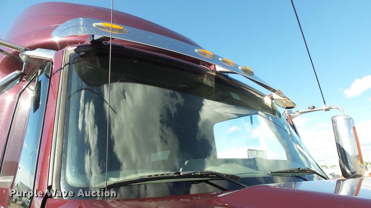 image for item DF4279 2012 International ProStar semi truck