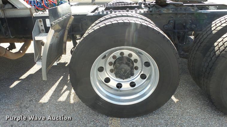 image for item DF4279 2012 International ProStar semi truck