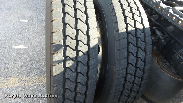 image for item DF4279 2012 International ProStar semi truck