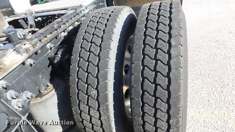 image for item DF4279 2012 International ProStar semi truck