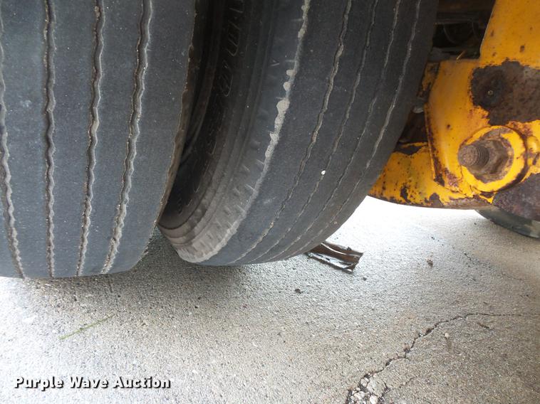 image for item DV9327 1987 Landoll 31748 tilt deck equipment trailer