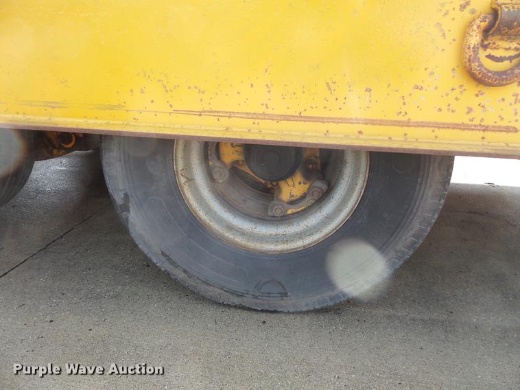 image for item DV9327 1987 Landoll 31748 tilt deck equipment trailer