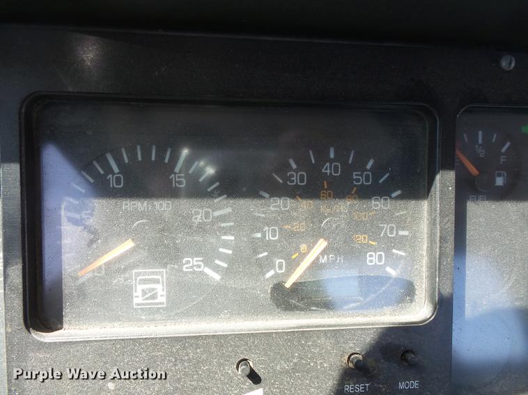 image for item DV9329 1995 White Gmc WCA semi truck