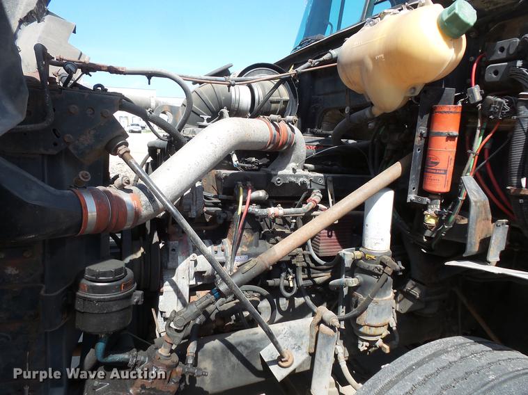 image for item DV9329 1995 White Gmc WCA semi truck