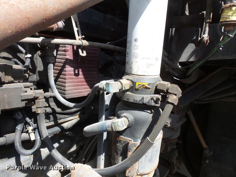 image for item DV9329 1995 White Gmc WCA semi truck