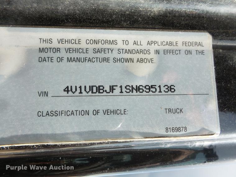 image for item DV9329 1995 White Gmc WCA semi truck