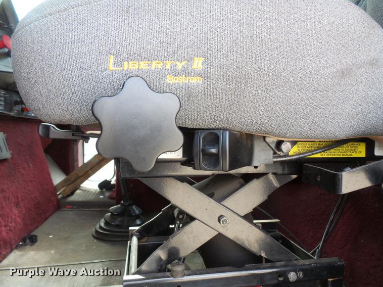 image for item DV9330 1994 International 9200 semi truck