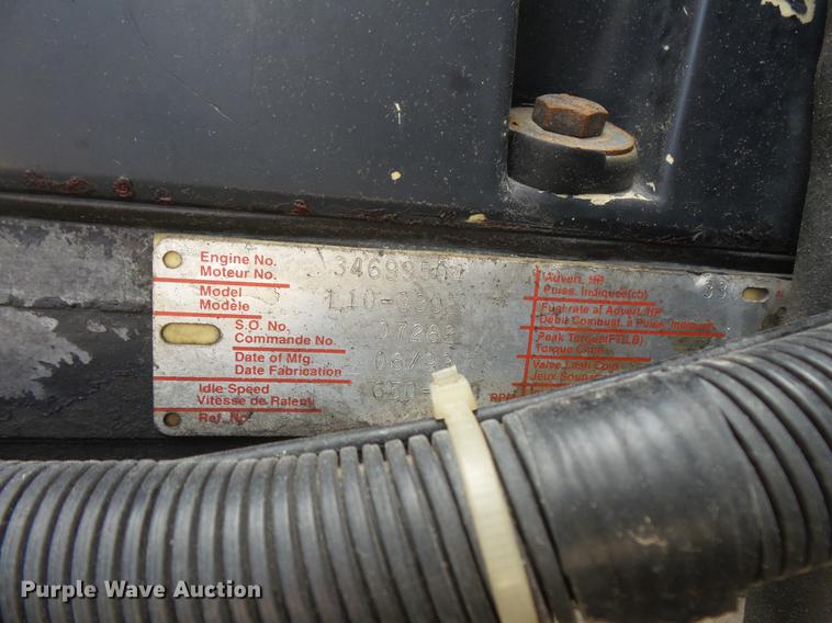 image for item DV9330 1994 International 9200 semi truck